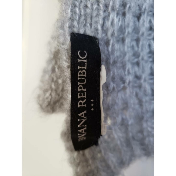 Banana Republic Wool Scarf - Picture 4 of 4